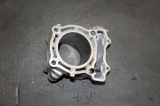 01-05 YAMAHA YZ250F YZ 250F ENGINE MOTOR CYLINDERS BLOCK JUG