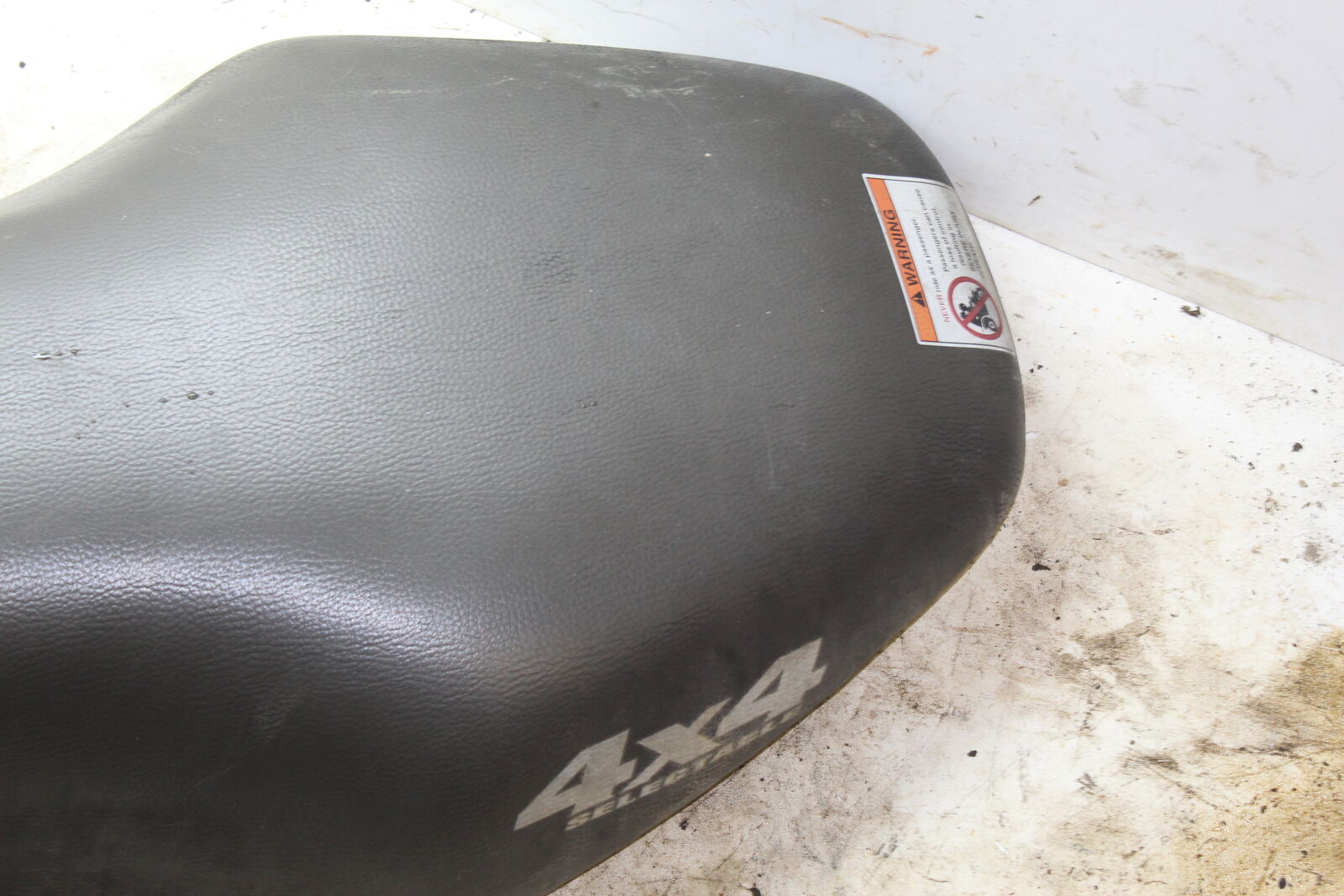 03-09 KAWASAKI PRAIRIE 360 KVF360 FRONT REAR DRIVERS SEAT PAD SADDLE PILLION