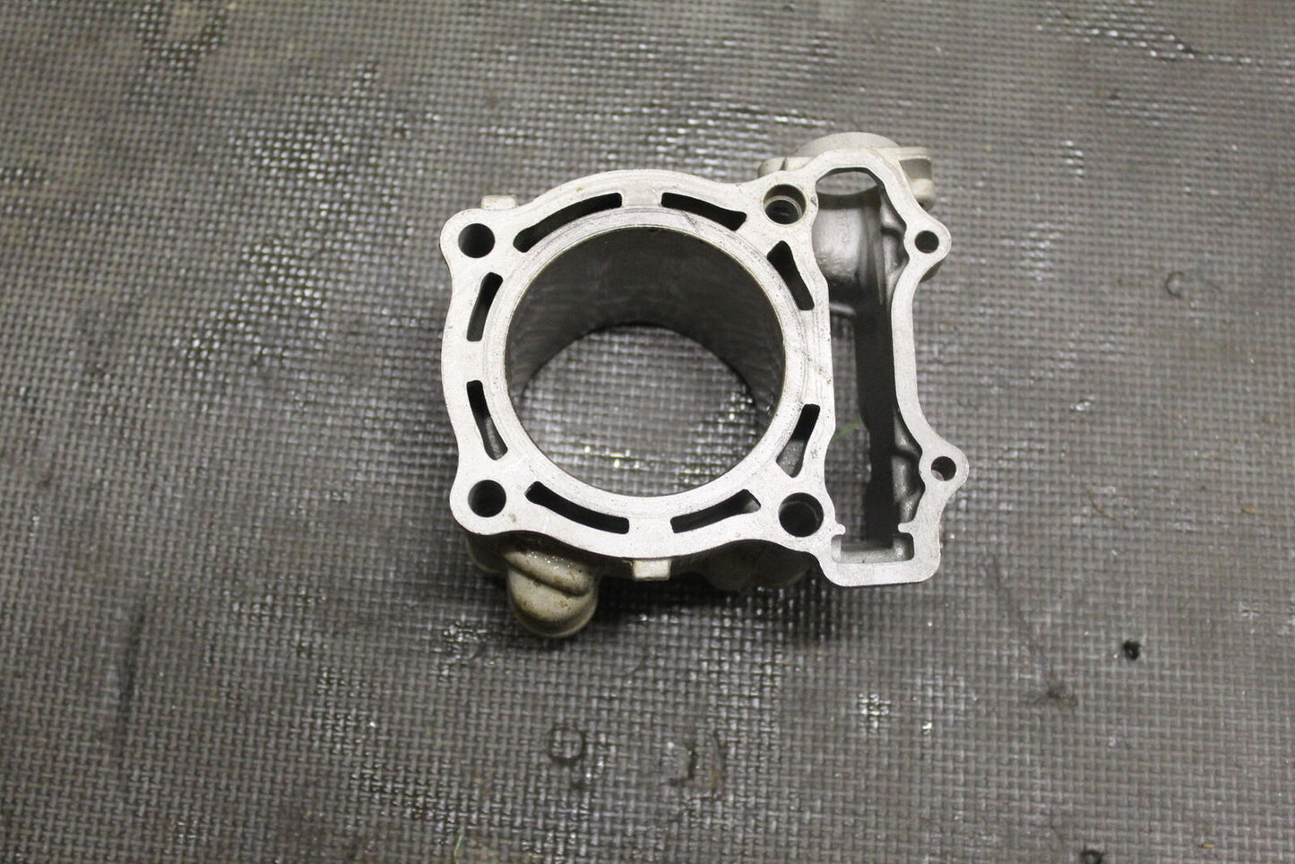 01-05 YAMAHA YZ250F YZ 250F ENGINE MOTOR PISTON CYLINDERS BLOCK JUG