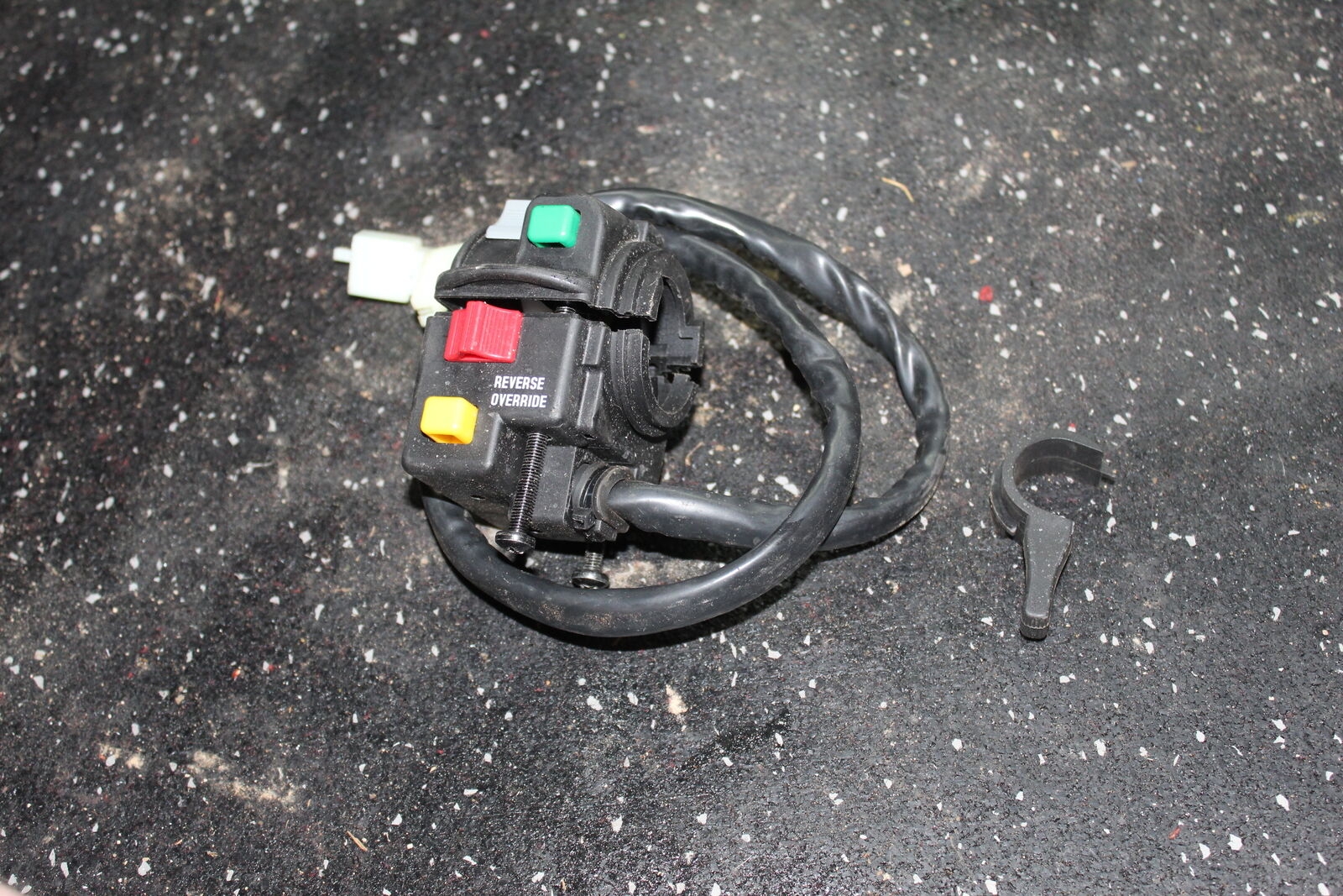 04-06 ARCTIC CAT 650 4X4 V2  LEFT HANDLE HANDLEBAR CONTROL SWITCH SWITCHES