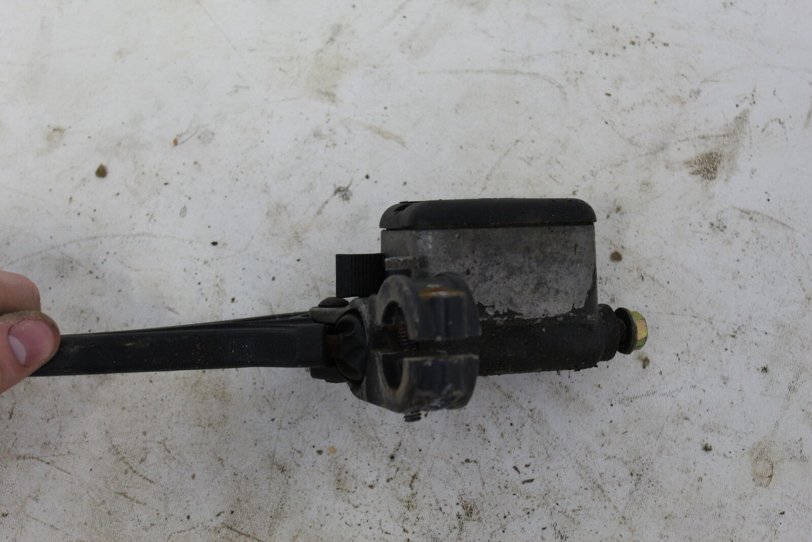 05 POLARIS SPORTSMAN 700 TWIN FRONT BRAKE MASTER CYLINDER