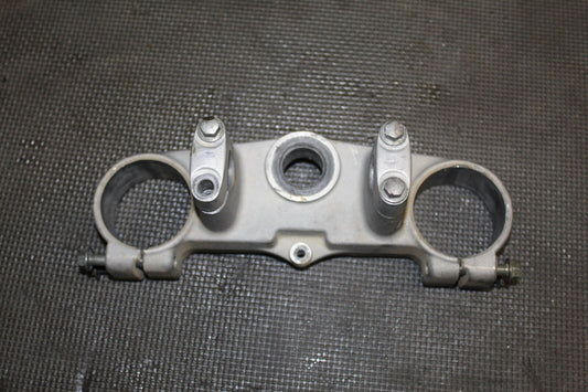 01-05 YAMAHA YZ250F YZ 250F FORKS UPPER TRIPLE TREE CLAMP MISSING ONE BOLT