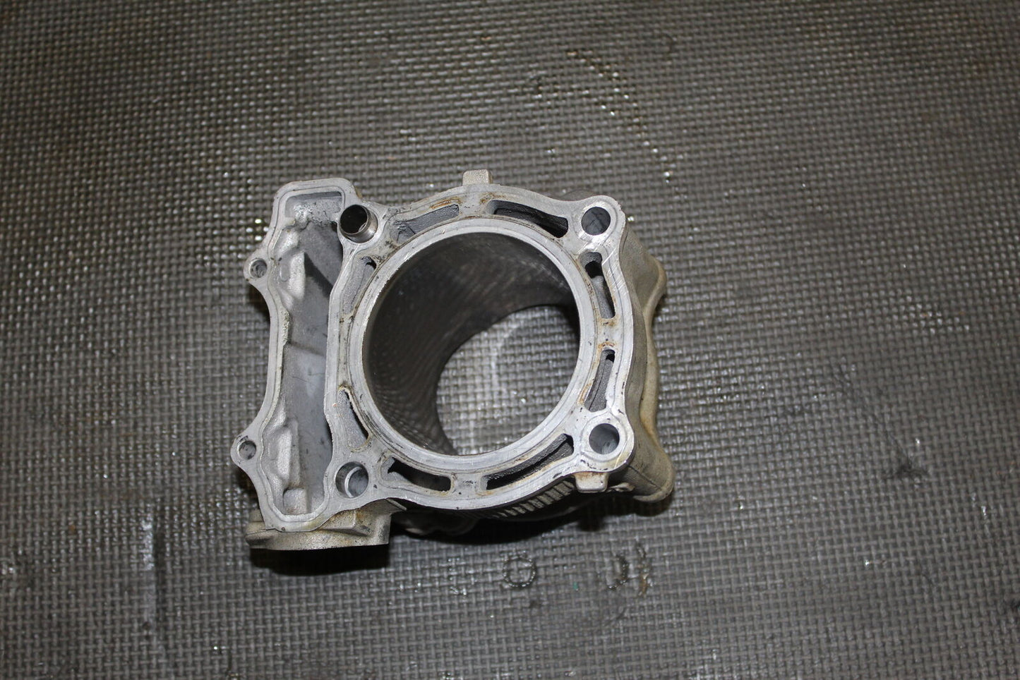 01-05 YAMAHA YZ250F YZ 250F ENGINE MOTOR CYLINDERS BLOCK JUG