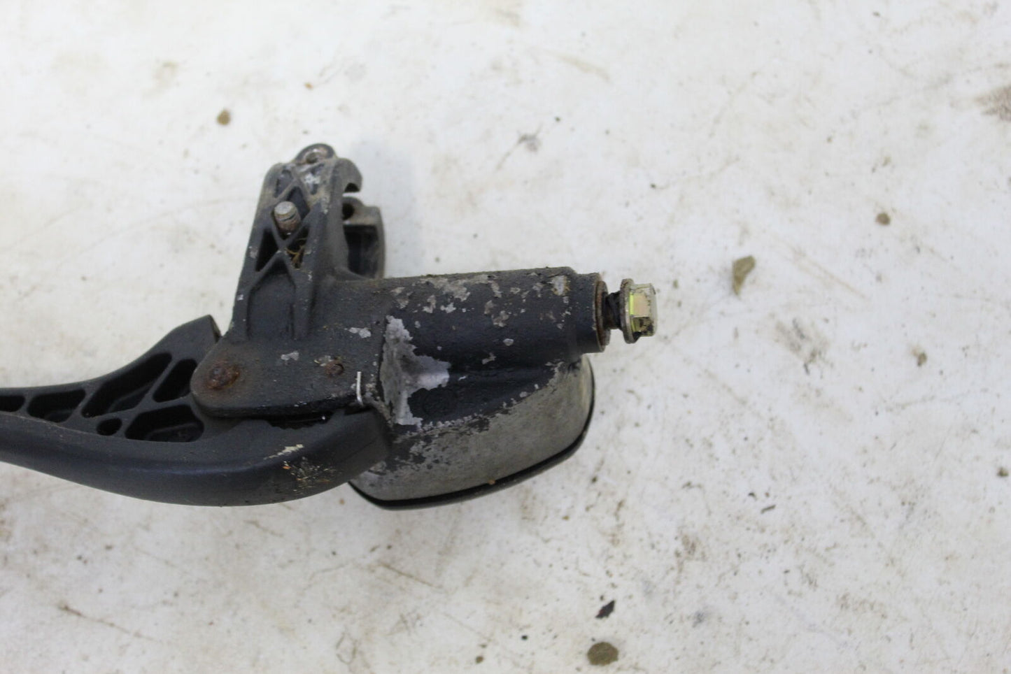 05 POLARIS SPORTSMAN 700 TWIN FRONT BRAKE MASTER CYLINDER