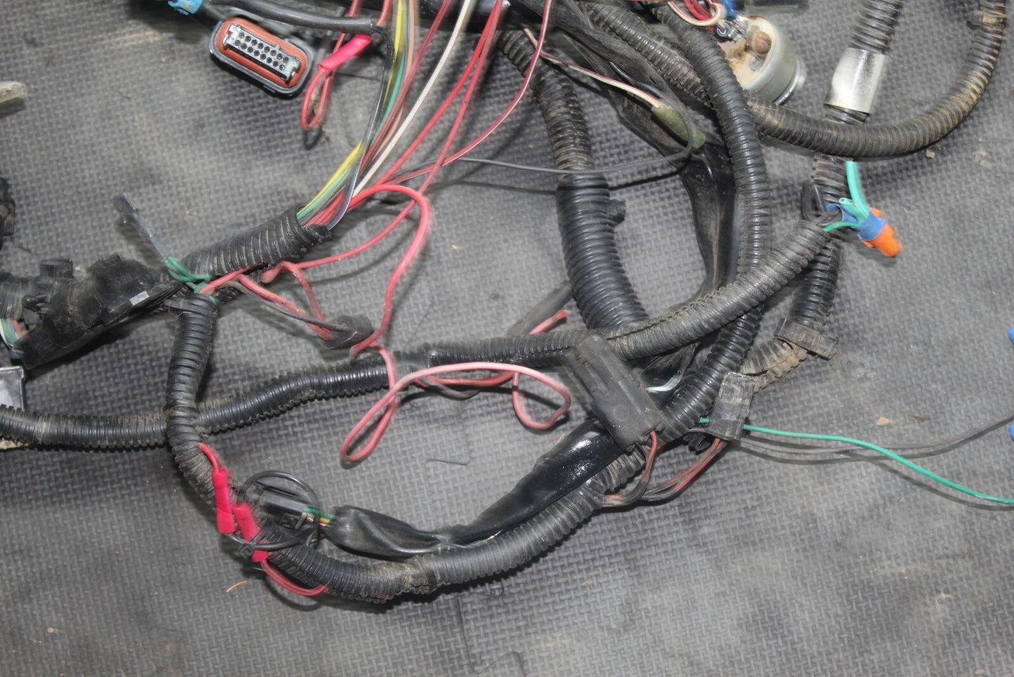 02-03 POLARIS SPORTSMAN 700 TWIN MAIN ENGINE WIRING HARNESS MOTOR WIRE LOOM