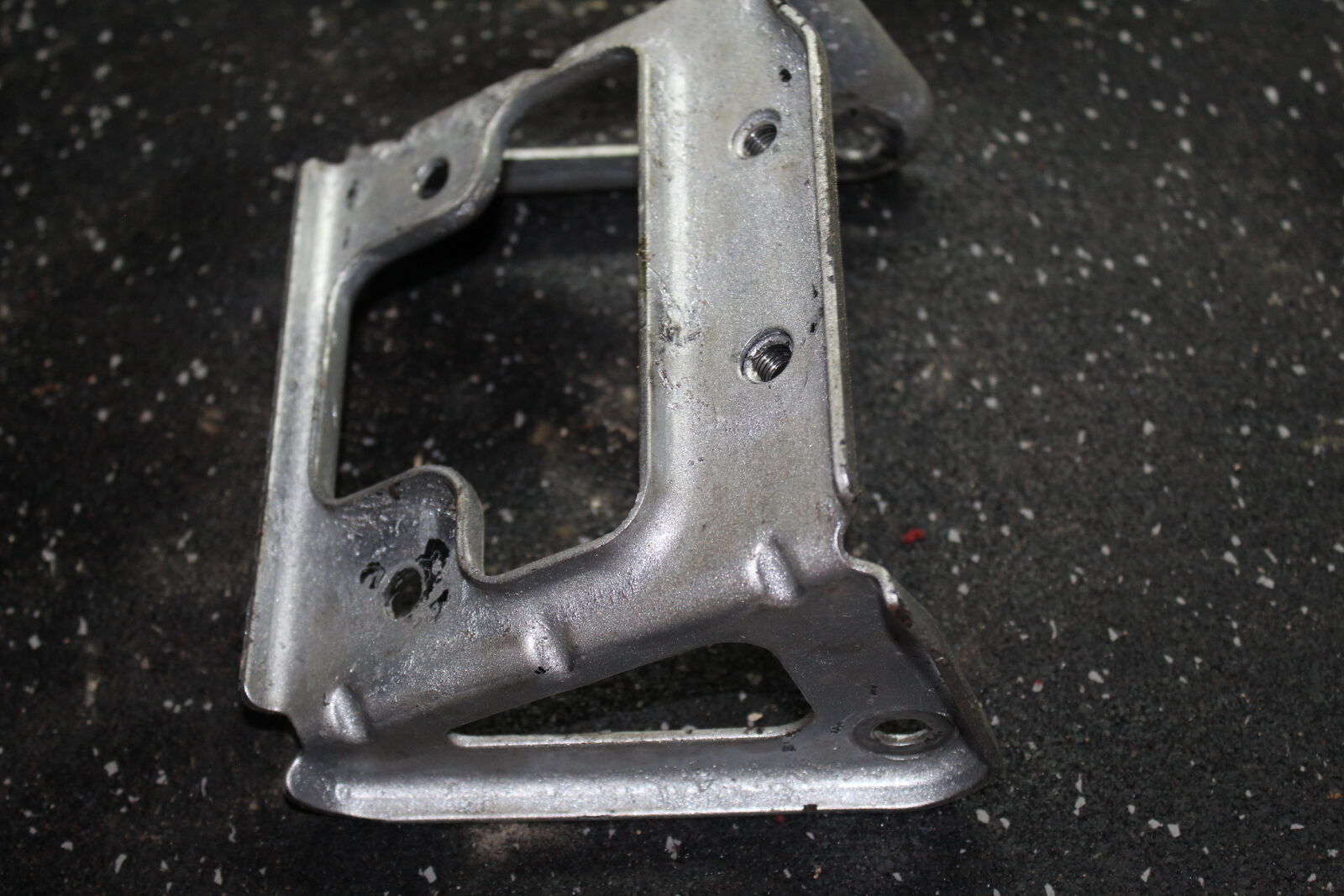 04-06 ARCTIC CAT 650 4X4 V2  MOTOR ENGINE MOUNT STAY BRACKET