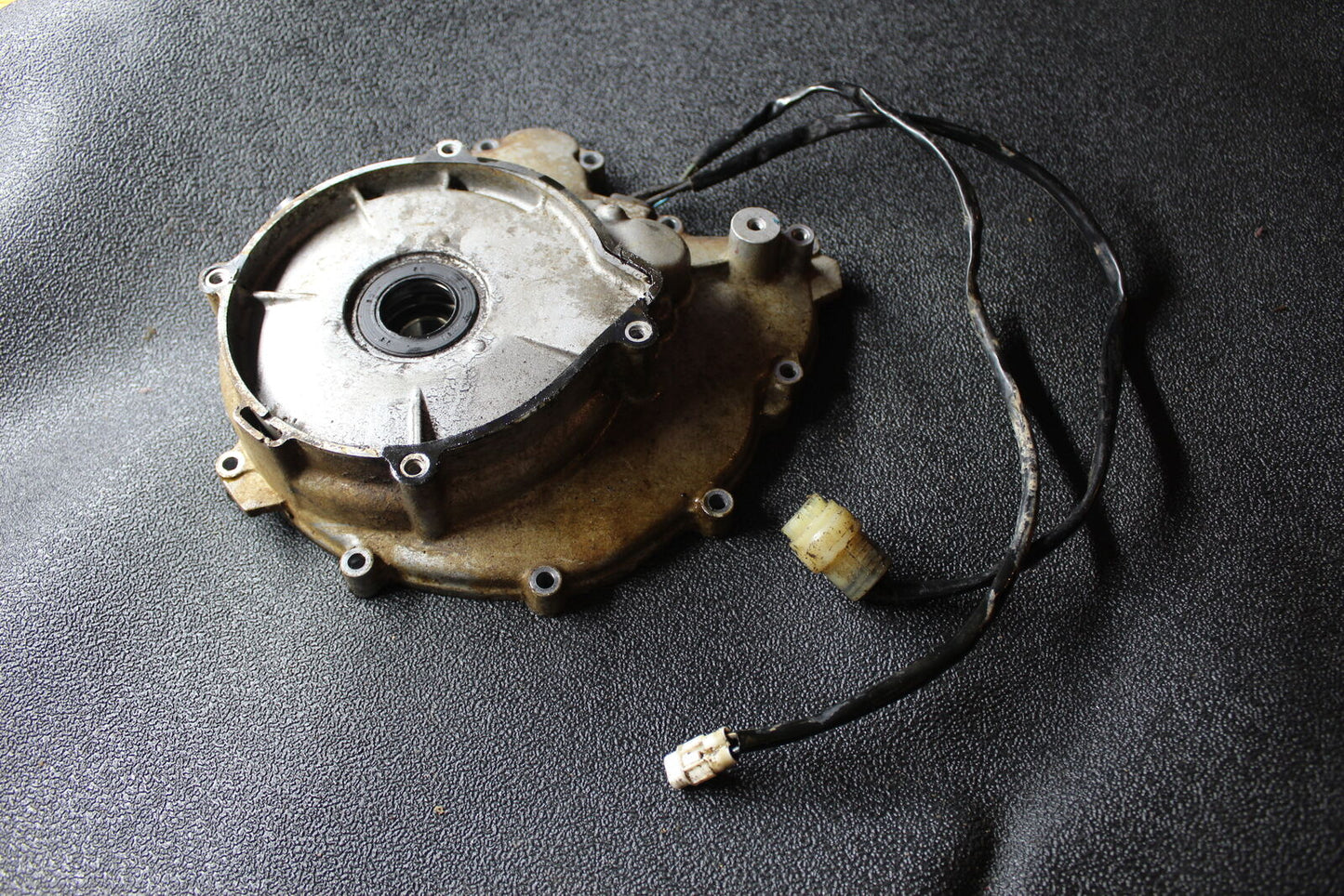 03-09 KAWASAKI PRAIRIE 360 KVF360 4X4 ENGINE MOTOR STATOR GENERATOR CASE COVER